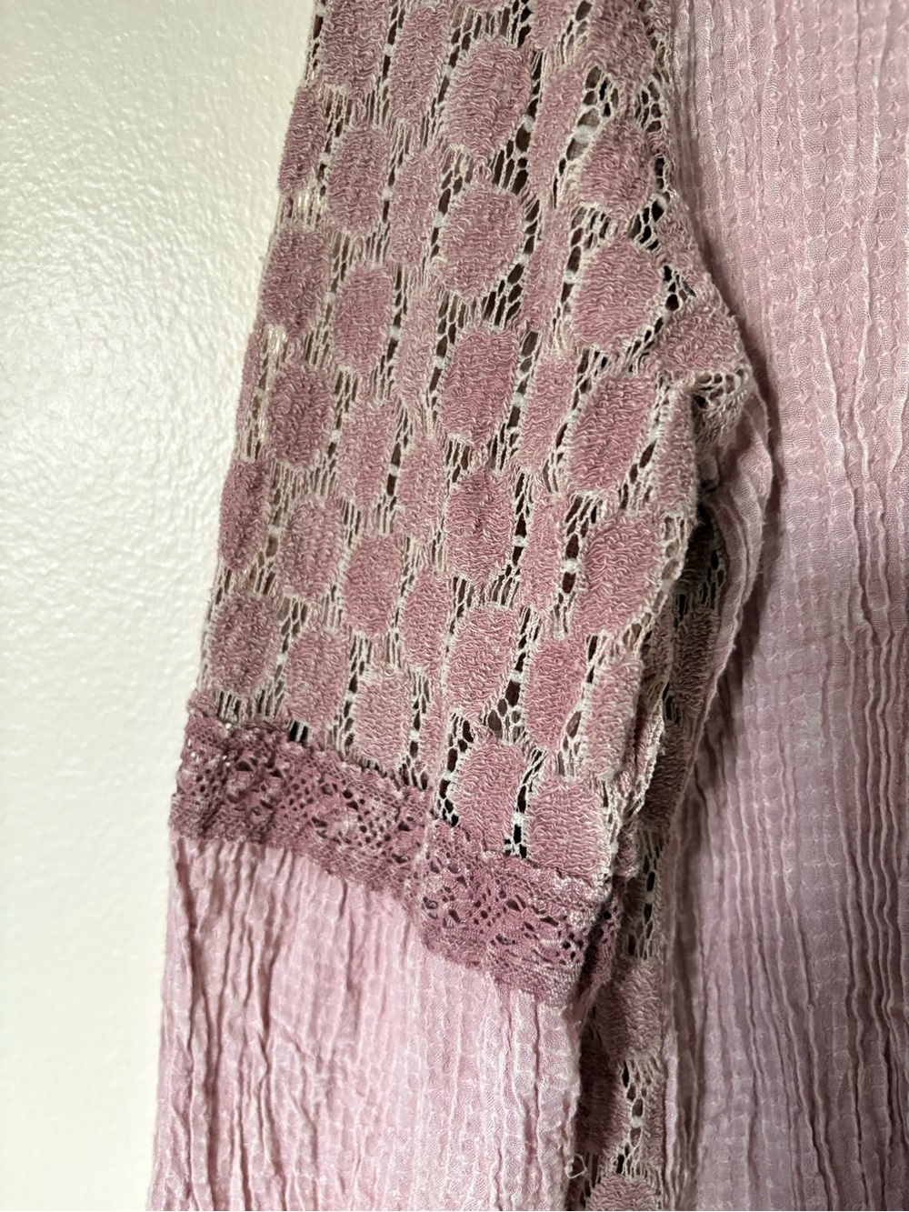 gimmicks by BKE Mauve Layered Lace Top Size Medium - Picture 13 of 13